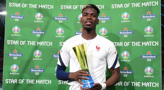 Paul-Pogba-trophy-210615G1050.jpg